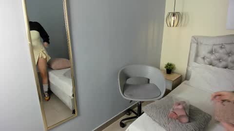 Escarlet online show from March 16, 12:20 pm