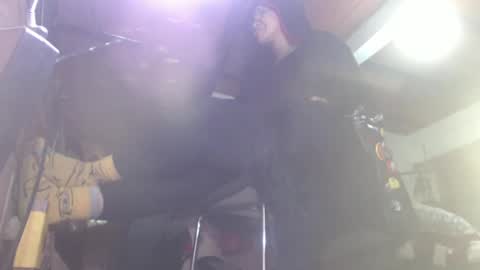 Eskela911 online show from February 17, 1:25 am