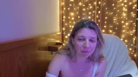 esma347866 online show from April 16, 10:23 pm