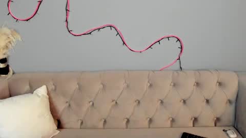 Esme Runn online show from February 3, 10:03 am