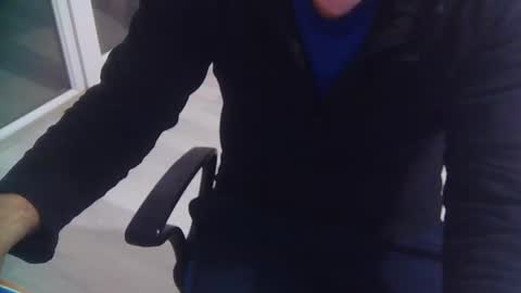 esmer_adam79 online show from December 1, 4:53 pm