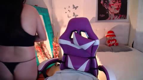 Snapshot of esmeralda098 chatting on October 5, 9:22 pm Esmeralda online show from October 5, 9:22 pm