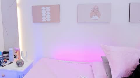 esmeralda online show from February 18, 8:03 am