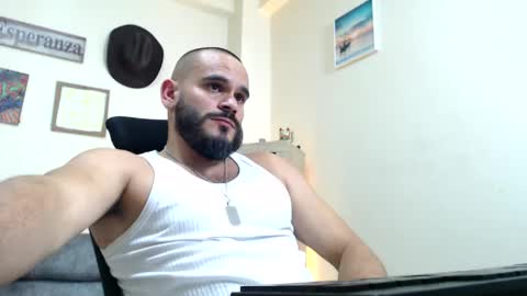 Esteban Fernandez online show from May 22, 7:31 pm