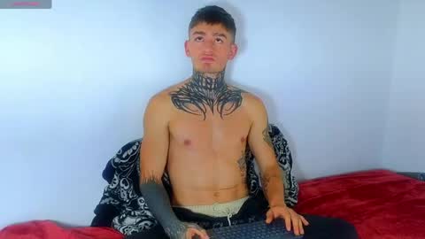 Esteban independent model online show from May 14, 7:01 pm