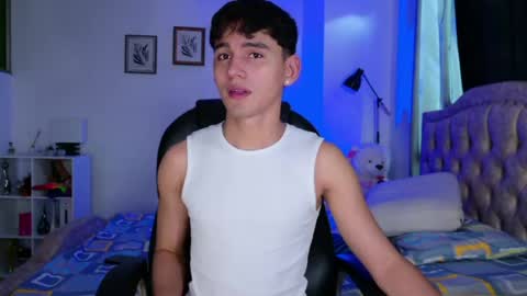 Esteban online show from April 18, 11:12 am