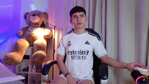 Esteban online show from May 22, 11:50 am