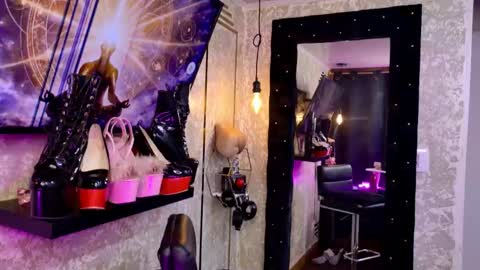 estefania1812 online show from March 13, 6:05 am