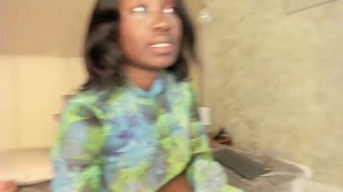 estefany online show from April 1, 4:46 am