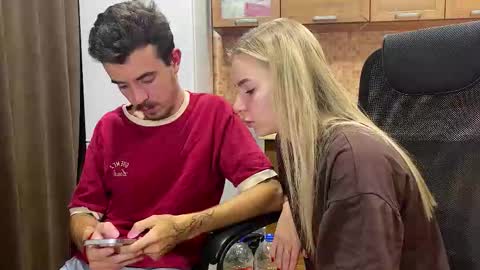 Ester online show from October 5, 6:59 pm