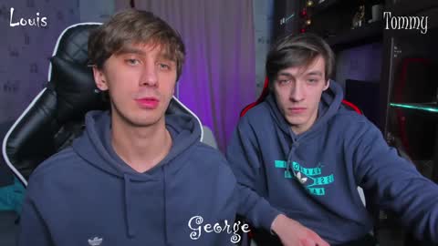 Snapshot of esthetics_boys chatting on January 3, 9:47 pm LOUIS online show from January 3, 9:47 pm