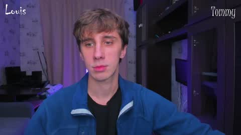 Snapshot of esthetics_boys chatting on December 17, 12:45 am LOUIS online show from December 17, 12:45 am