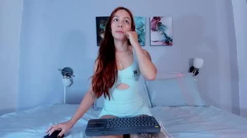 Estrellita online show from April 19, 3:02 pm