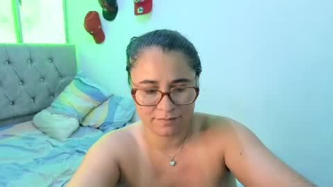 estrellajunior online show from July 27, 12:35 pm