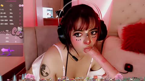 Snapshot of eternal_moonqs chatting on September 16, 8:23 pm Moon online show from September 16, 8:23 pm
