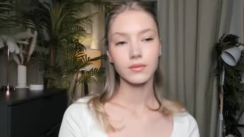 Natalie online show from October 29, 5:42 am