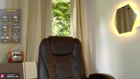 etham_wolf1 online show from July 8, 6:11 pm