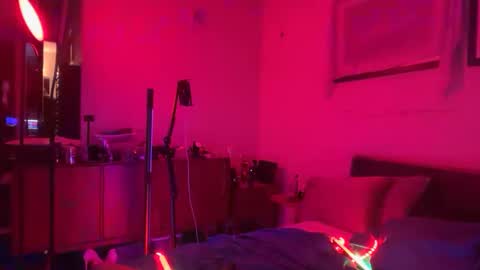 Snapshot of ethan_astrid chatting on October 22, 10:51 am Bustedpussy online show from October 22, 10:51 am
