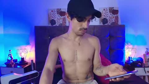 ethan  online show from May 14, 4:54 am