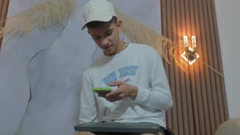 ethanhot_os online show from May 12, 8:29 pm