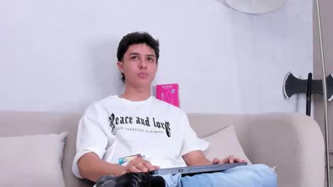 ethanlowell online show from October 24, 1:17 am