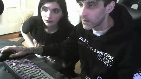 Snapshot of ethanvsvioletxxx chatting on October 25, 2:23 am ethanvsvioletxxx online show from October 25, 2:23 am