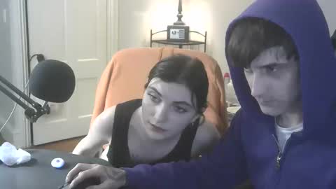 Snapshot of ethanvsvioletxxx chatting on October 28, 1:28 am ethanvsvioletxxx online show from October 28, 1:28 am