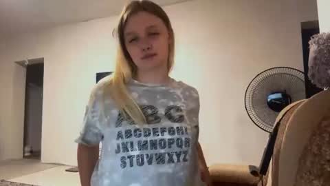 Maggy online show from July 16, 3:04 pm