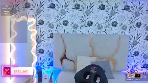 Snapshot of ette_tay chatting on September 17, 2:59 am ette online show from September 17, 2:59 am