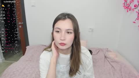 Veronica Tiia Lilith left to right online show from February 17, 10:20 pm