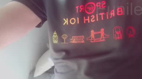 eunile online show from April 22, 12:45 pm