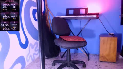 Iris Smile  independent model online show from April 14, 5:05 pm