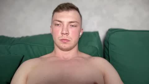 Eva and Iron online show from March 31, 9:59 pm