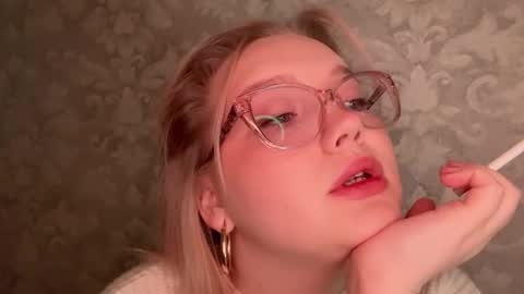 eva_kittenn online show from September 20, 7:06 pm