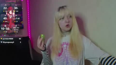 eva_meow11 online show from July 13, 9:40 pm