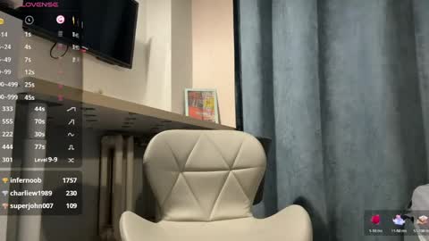 Hello Im Eva online show from April 8, 6:38 am