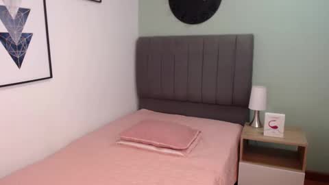 Eva online show from November 18, 1:14 pm