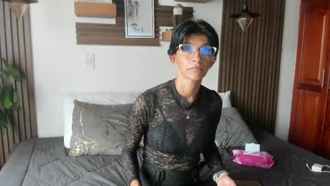 Eva online show from April 15, 7:58 pm