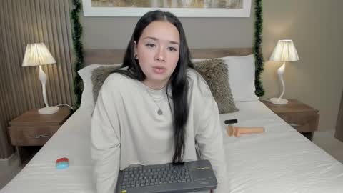 Eva  online show from December 16, 8:59 pm