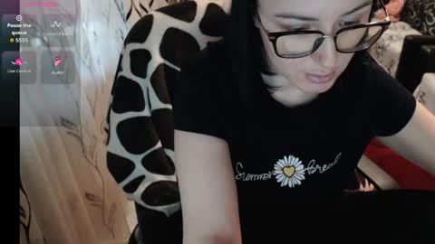 EVADREAM online show from April 3, 7:15 am