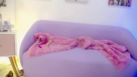 EVA GODDESS  online show from November 3, 10:00 pm