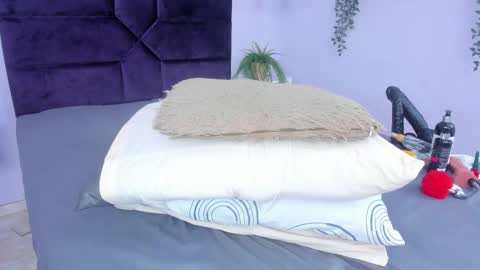 evahalston online show from February 26, 3:14 am