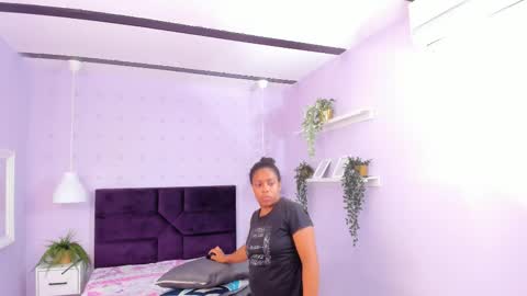 evahalston online show from March 11, 7:14 am