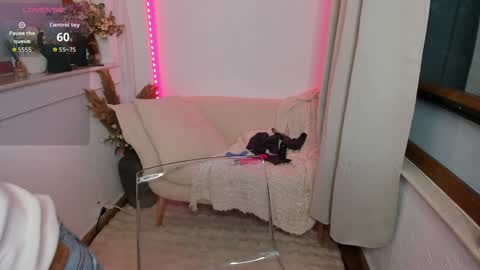 Eva K online show from April 21, 3:35 am