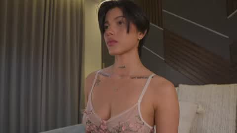 Eva Moretti online show from August 8, 6:29 pm