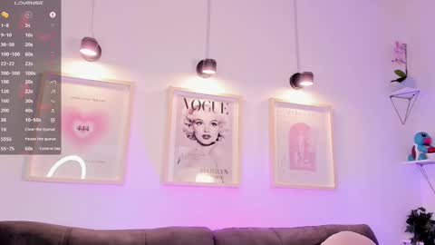 Evan voss  help me get 200 likesindependent model online show from October 2, 8:40 pm