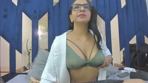 Evangelyne online show from July 28, 4:32 am