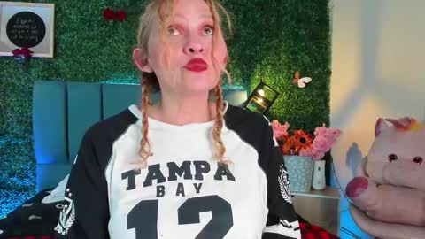  Evangelyne  online show from February 7, 7:28 pm