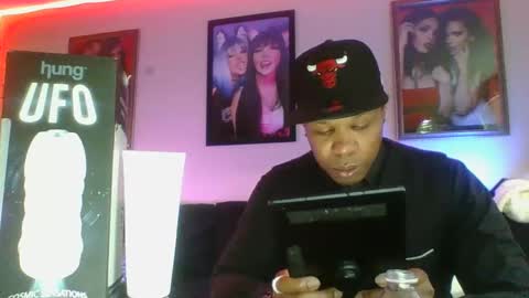 evanschris2048 online show from March 3, 12:48 am