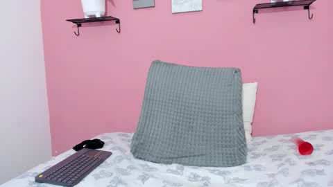 evapalmer_1 online show from October 2, 1:10 pm